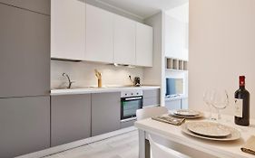 Cenisio Elyon Apartment
